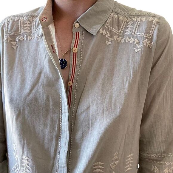 Johnny Was 3J Workshop Sage Green Floral Embroidered Button Down Blouse Sz M - Picture 7 of 10